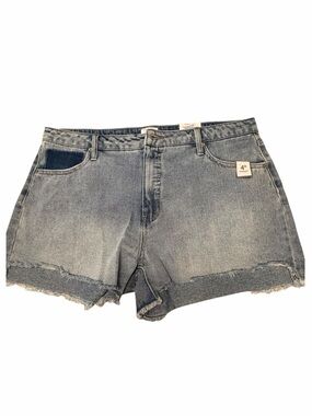 Time and Tru Light Wash Denim Shorts Size 16 High Rise Frayed Hem 4” Inseam NWT